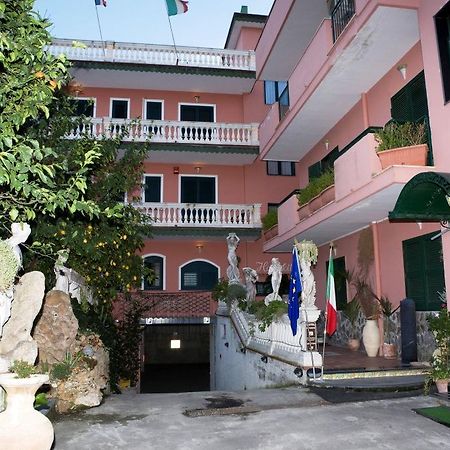 Hotel Sottovento Sant'Egidio del Monte Albino Exterior foto